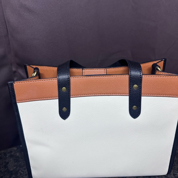 Coach Leatherware Tote bag| stylish large work bag | Authentic - Picture 4 of 4